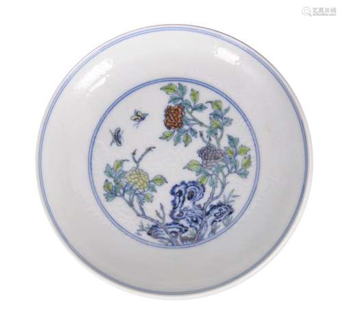 A doucai flower porcelain plate