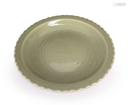 A carved Longquan kiln glaze porcelain plate