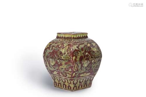 An iron red yellow dragon porcelain squared jar