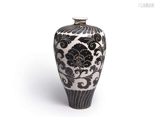 A black flower carved Cizhou kiln porcelain meiping