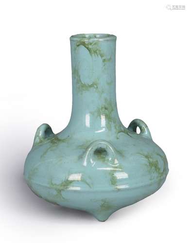 A three-legged glaze porcelain vase