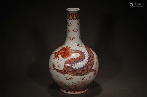 Red Dragon Pattern Vase