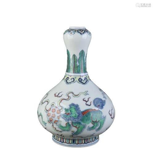 Chinese DouCai Porcelain Vase Yongzheng Mark