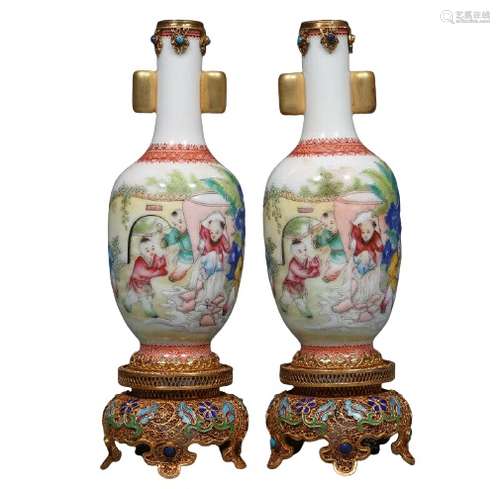 Chinese Famille Rose Porcelain Vase Pair Qianlong Mark