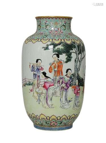 Chinese Famille Rose Porcelain Vase Qianlong Mark