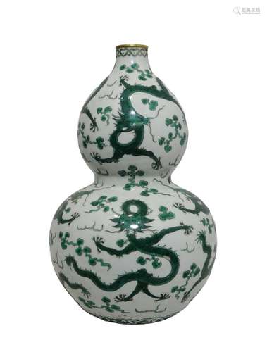 Chinese Green and White Porcelain Vase Daoguang Mark