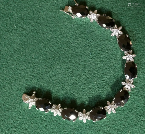 Bangle with Stones and Onyx