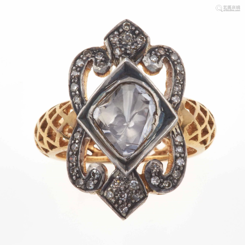 Anello con diamante taglio flat,