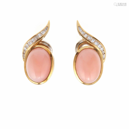 Orecchini con corallo rosa e diamanti,