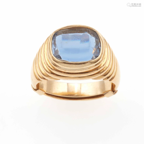 Bulgari. Anello con zaffiro Sri Lanka di ct 6.40 circa,