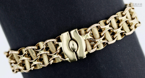 14K Textured Link Bracelet