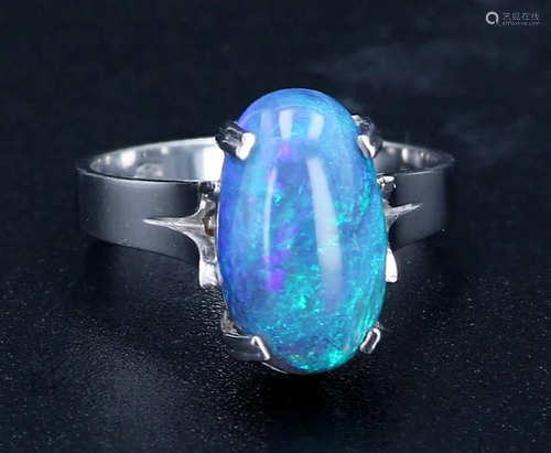 18K White Gold Opal Ring