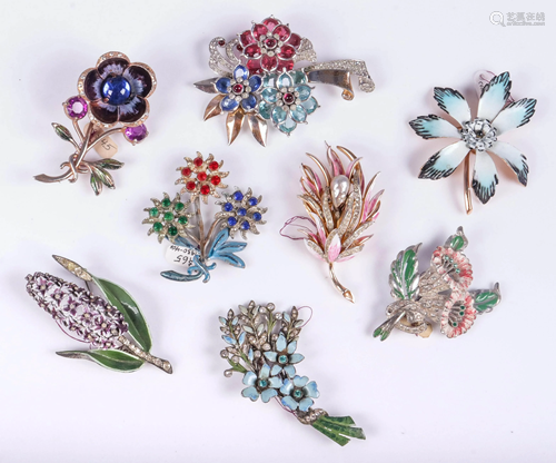 (8) Vintage Brooches