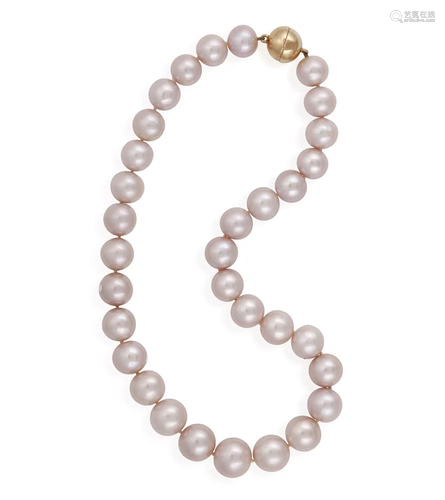 A CULTURED PEARL NECKLACE Composed of a row of