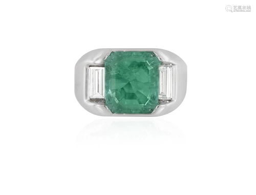 AN EMERALD AND DIAMOND DRESS RING Composed of a