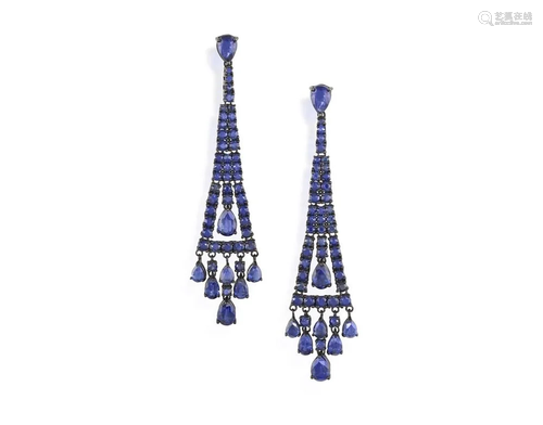 A PAIR OF SAPPHIRE AND KYANITE PENDENT EARRINGS Of