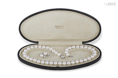 A FINE CULTURED PEARL NECKLACE WITH MATCHING DIAM…