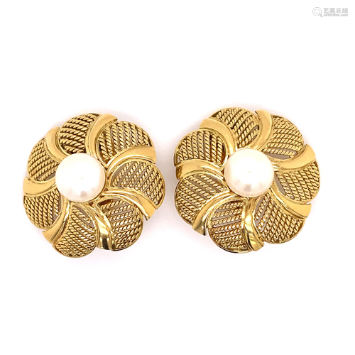 18k Flower Motif Pearl Clip Earrings