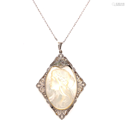 18k Platinum Women Face Nacar Pendant