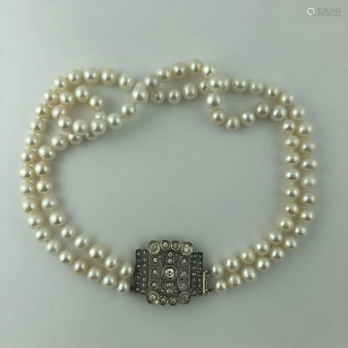 Two strands pearls necklace