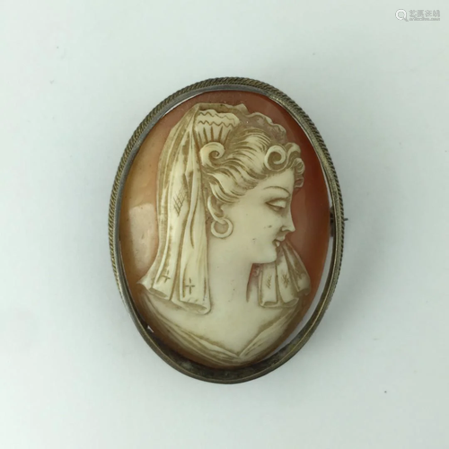 Brooch with cameo