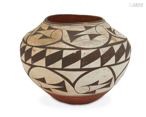 An Acoma polychrome pottery olla