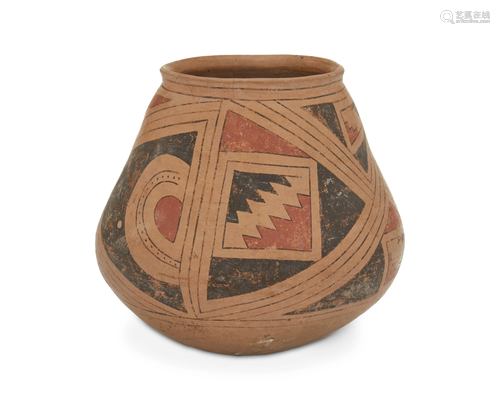 A Casa Grande polychrome pottery jar