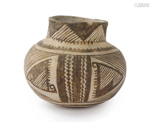 A Mimbres Mogollon pottery olla