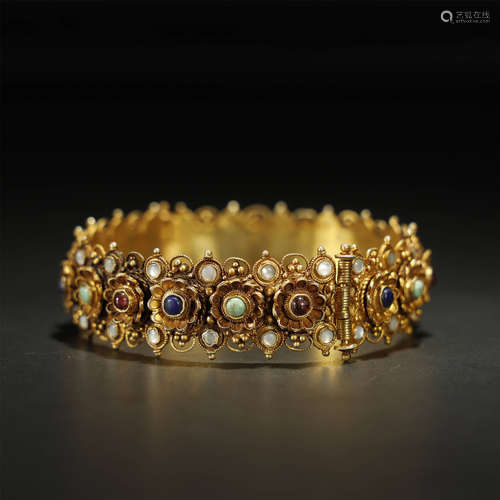 QING DYNASTY,A FINE PARCEL-GILT SILVER GEMSTONE-INLAID