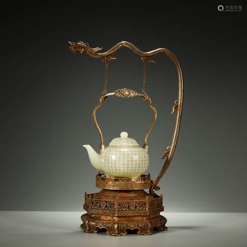 QING DYNASTY,HETIAN JADE TEA POT,GILT-BRONZE BASE