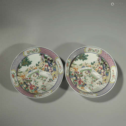 QING DYNASTY,A PAIR OF FAMILLE-ROSE DISHS