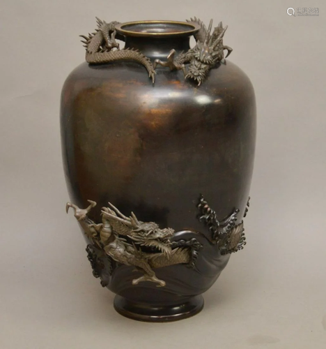 LARGE CHINESE BRONZE DRAGON VASE - Large patinated