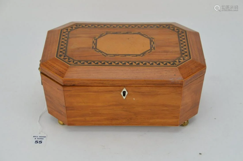 19TH CENTURY INLAID WOOD BOX - Octagon shape with bands