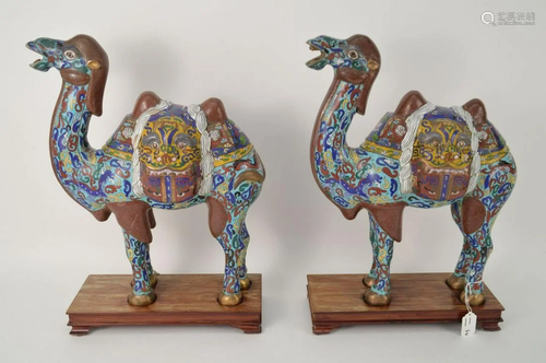 PAIR OF ANTIQUE CHINESE CLOISONNÉ CAMEL FIGURES - This