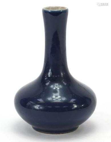 Chinese porcelain vase having a blue glaze, 14.5cm high