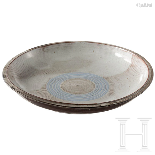 A large ceramic bowl by the Bauhaus artist Otto Lindig,