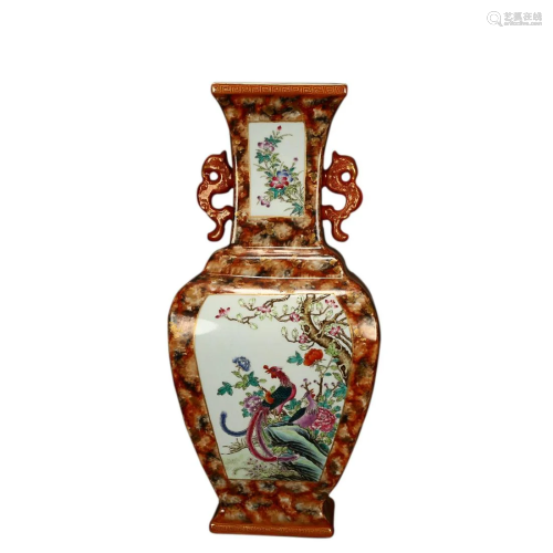 FAMILLE ROSE 'PEACOCK' VASE WITH HANDLES