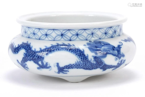 Chinese blue and white porcelain tripod censer hand