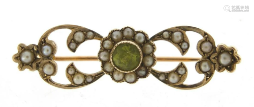 9ct gold peridot and seed pearl bar brooch, housed in a