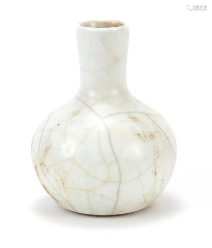 Chinese porcelain Ge ware type vase, 9.5cm high