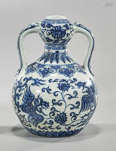 Chinese blue and white porcelain vase with phoenix motifs 