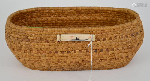 WOVEN GRASS INUIT ESKIMO BASKET - Woven grass basket