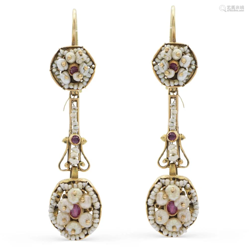 12kt yellow gold, pearls and rubies pendant earrings