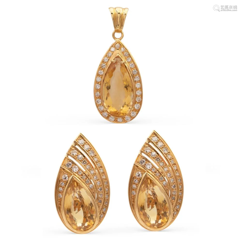 18kt yellow gold lobe earrings and ensuite pendant