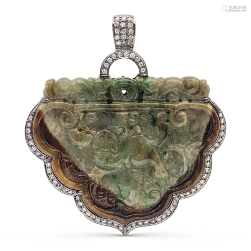 Inlaid Jade pendant amulet weight 33,3 gr.