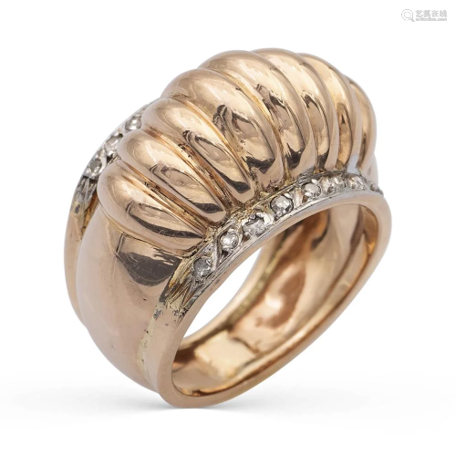 Rose gold and platinum bombe' ring 1940/50s weight 15,6