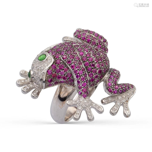 18kt white gold, rubies and diamonds frog ring weight