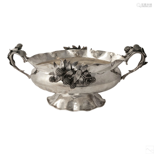 900 Silver Oval Raspberry Leaves Centerpiece 1846g