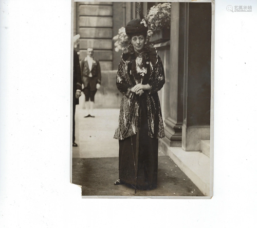 Photo Queen Alexandra - Alexandra Rose Day 16 June 1916