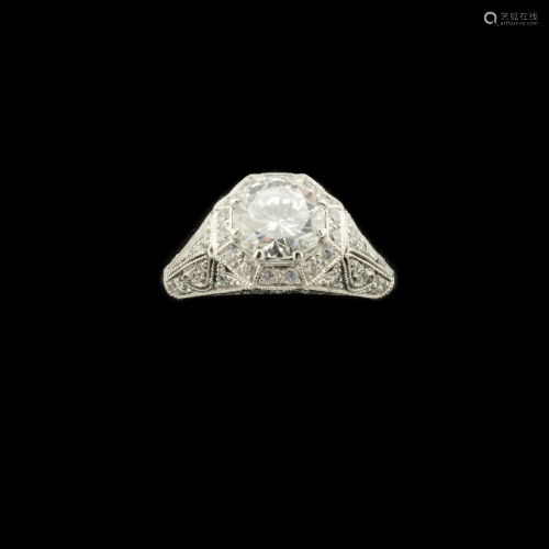 Antique Style Ladies Diamond Ring